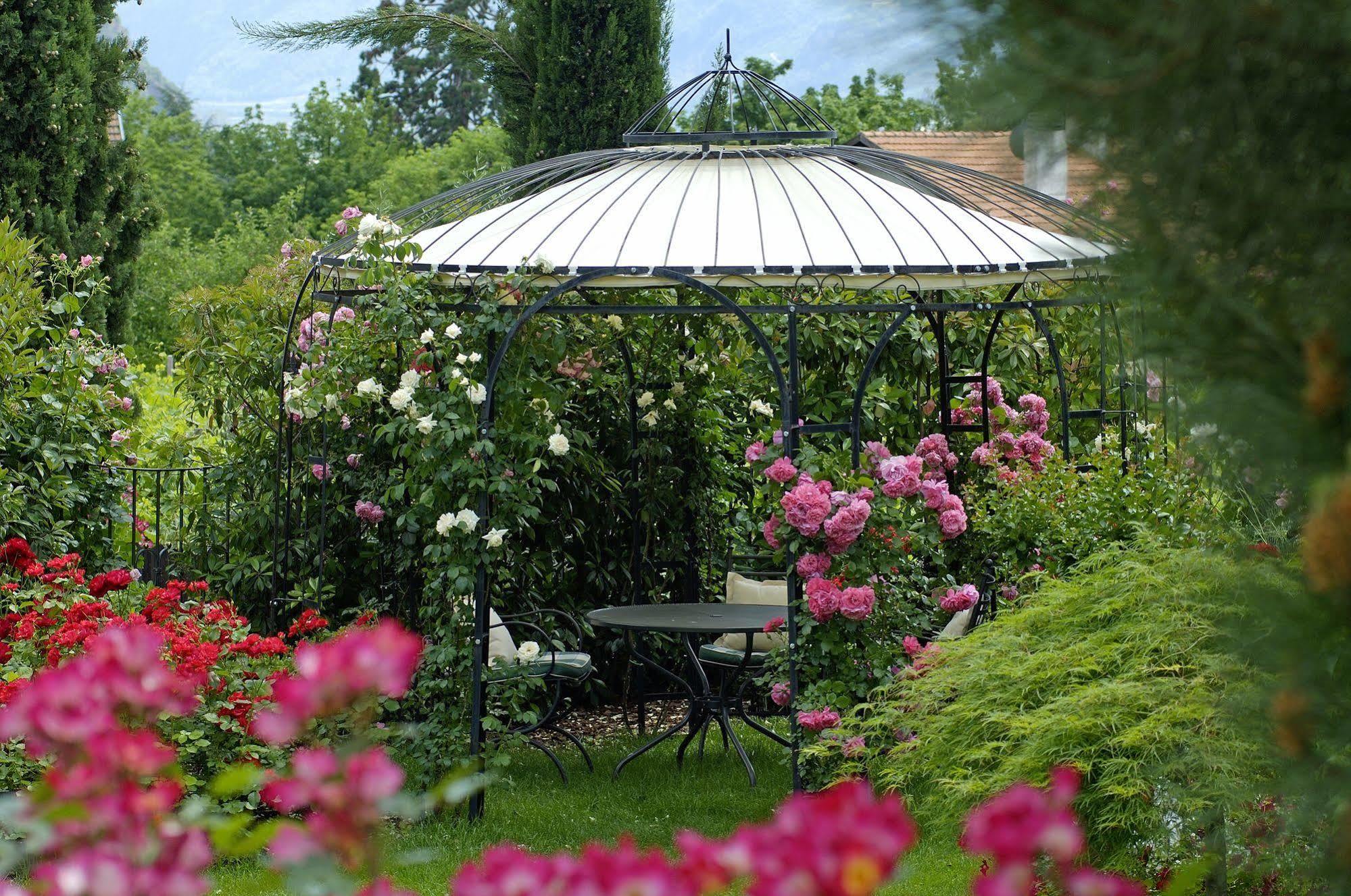 Hotel Pienzenau Am Schlosspark Merano Exterior photo
